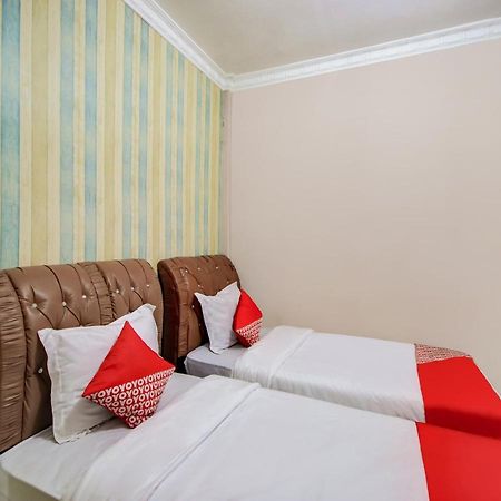 OYO 3389 Sonya Homestay Syariah Tebing Tinggi Bagian luar foto