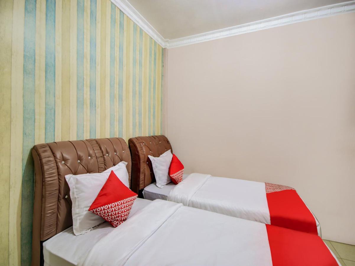 OYO 3389 Sonya Homestay Syariah Tebing Tinggi Bagian luar foto